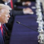 Trump bromea con que a veces “perturba” a los mercados con sus políticas y dichos