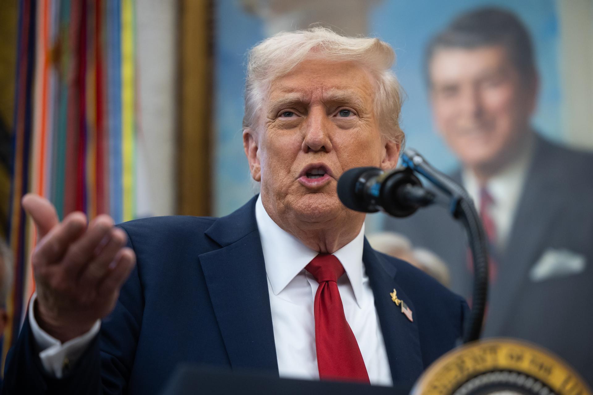 Trump da a Hamás hasta el domingo para aceptar su plan para Gaza o destará “un infierno”