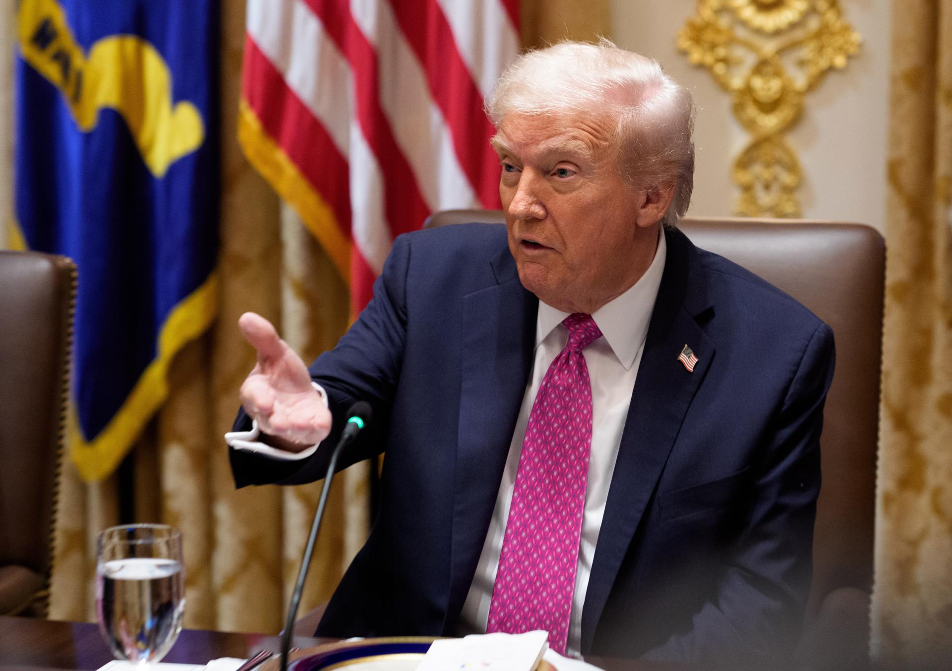 Trump confirma que tropas de EE.UU. atacaron un submarino que transportaba drogas en el Caribe Trump confirma que tropas de EE.UU. atacaron un submarino que transportaba drogas en el Caribe