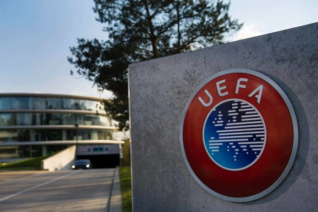 UEFA busca un candidato no europeo para enfrentar a Infantino en la FIFA