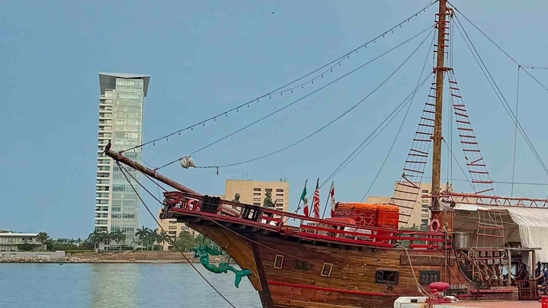 El ‘Marigalante’, una embarcación réplica de la Santa María de Cristóbal Colón se hunde en Puerto Vallarta El ‘Marigalante’, una embarcación réplica de la Santa María de Cristóbal Colón se hunde en Puerto Vallarta