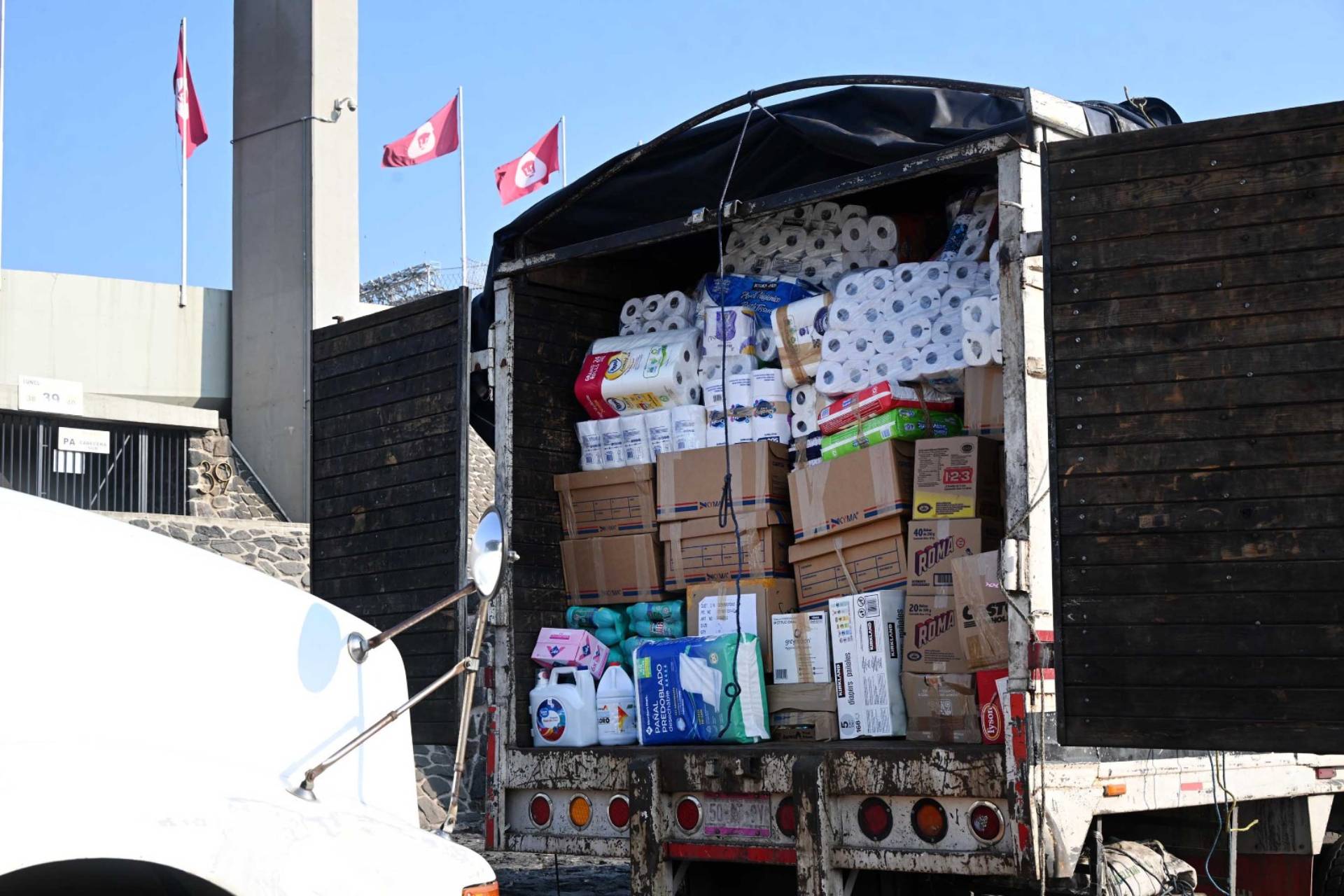 UNAM envía 100 toneladas de ayuda humanitaria a damnificados por las lluvias en Veracruz