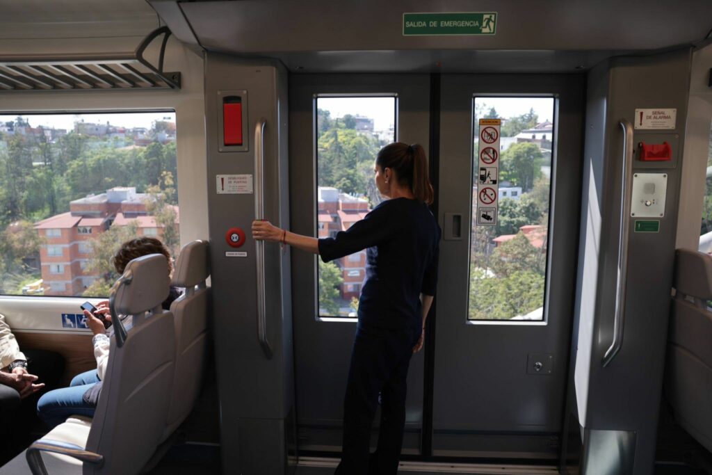 Sheinbaum anuncia la apertura del tren México-Toluca para en enero de 2026