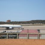 Vuelos semanales de Venezuela al exterior caen 24 % tras fin de concesiones a aerolíneas