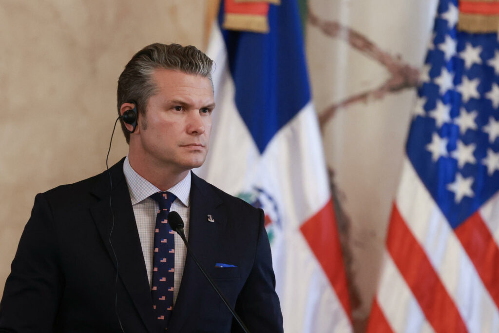 Congresistas demócratas acusan a Pete Hegseth de “homicidio y crimen de guerra” en el Caribe