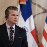 Congresistas demócratas acusan a Pete Hegseth de “homicidio y crimen de guerra” en el Caribe
