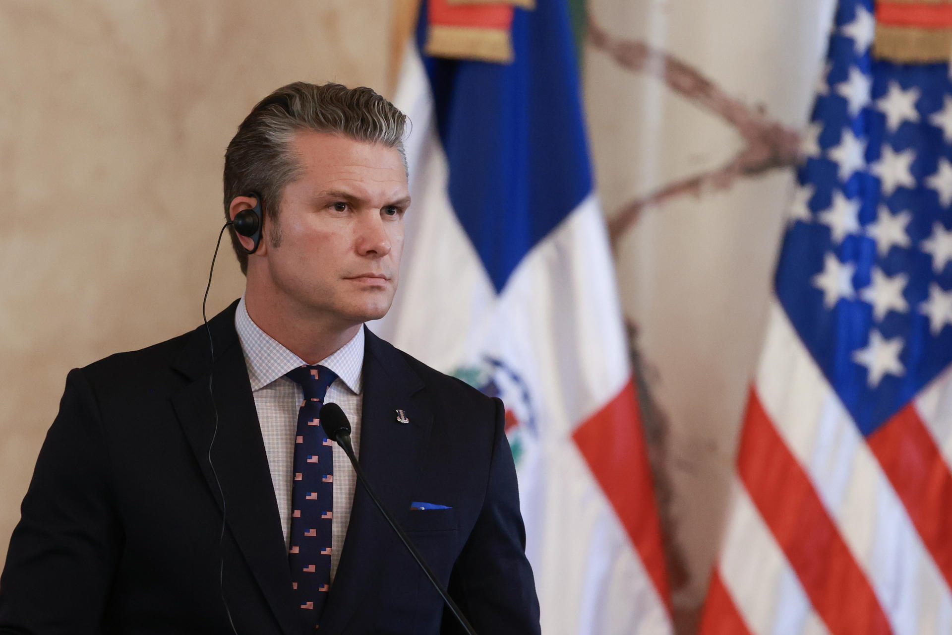 Congresistas demócratas acusan a Pete Hegseth de “homicidio y crimen de guerra” en el Caribe