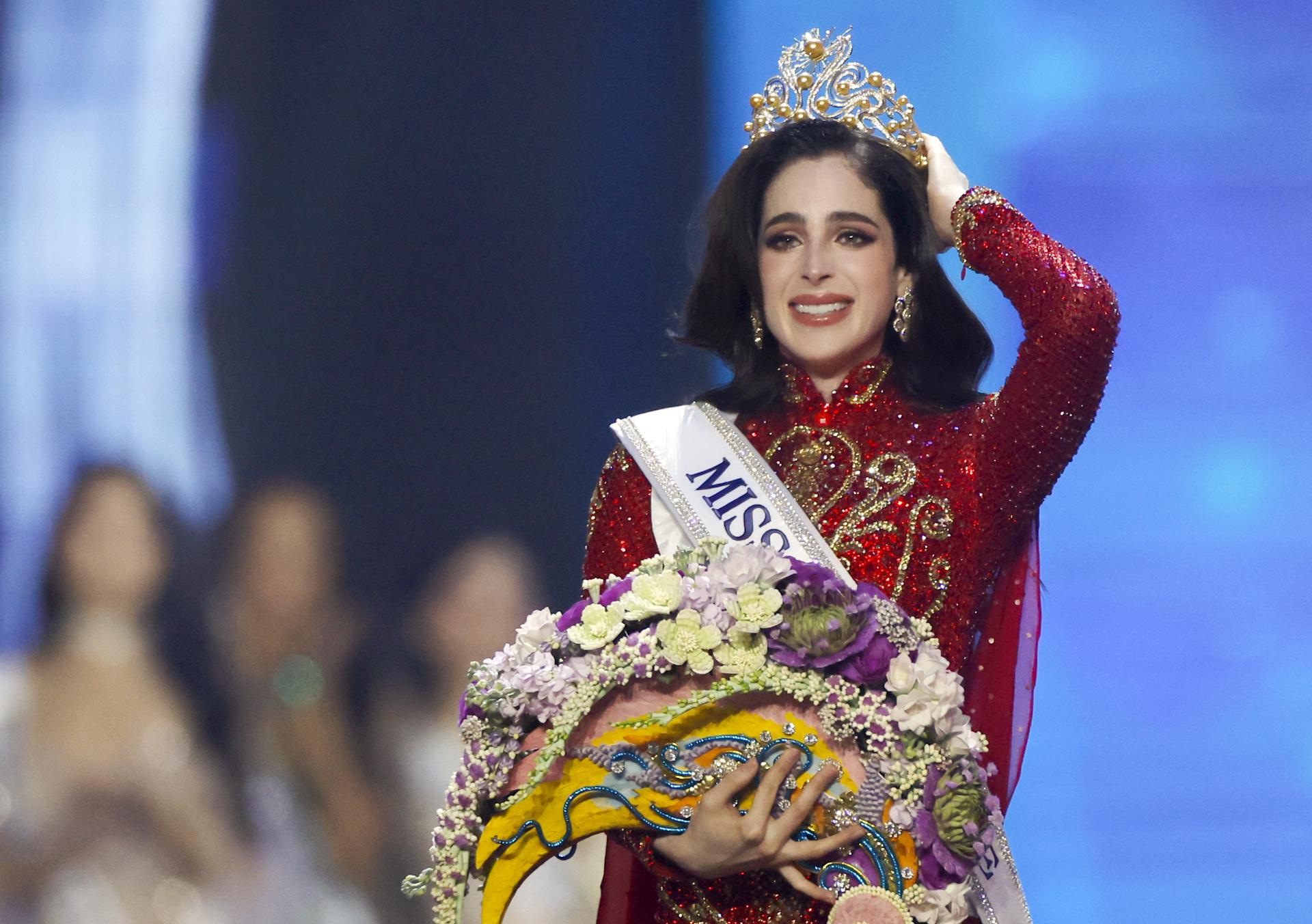 Fátima Bosch denuncia ataques en redes tras su triunfo en Miss Universo