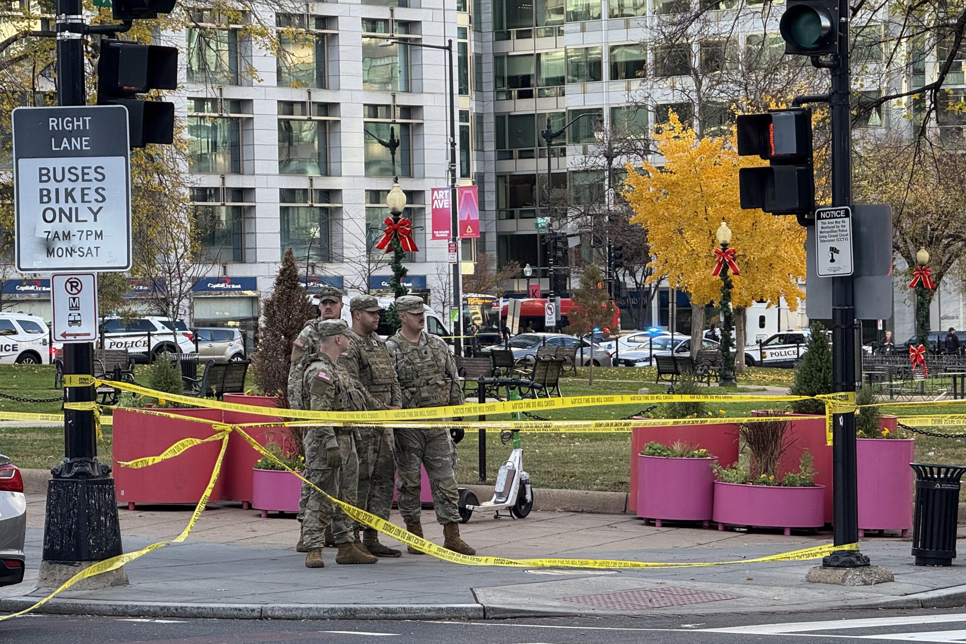 Trump promete que la persona que tiroteó dos guardias nacionales pagará un “precio alto”
