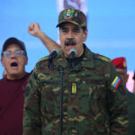 Maduro dice que el poder nacional de Venezuela se sustenta en el pueblo y en sus fusiles