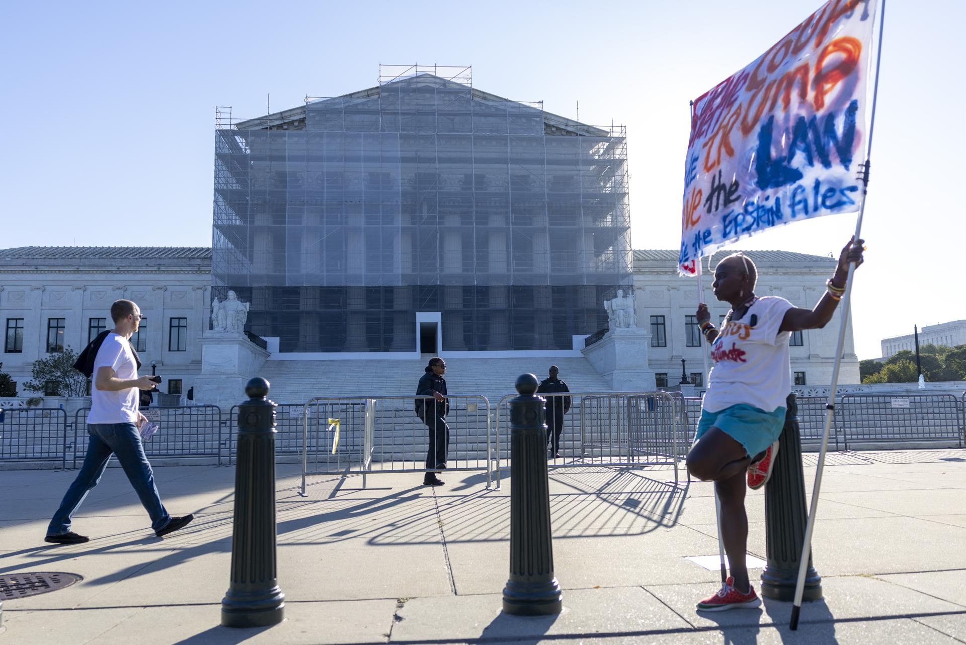 Sobrevivientes del caso Epstein urgen al Congreso de EE.UU. publicar todos los archivos