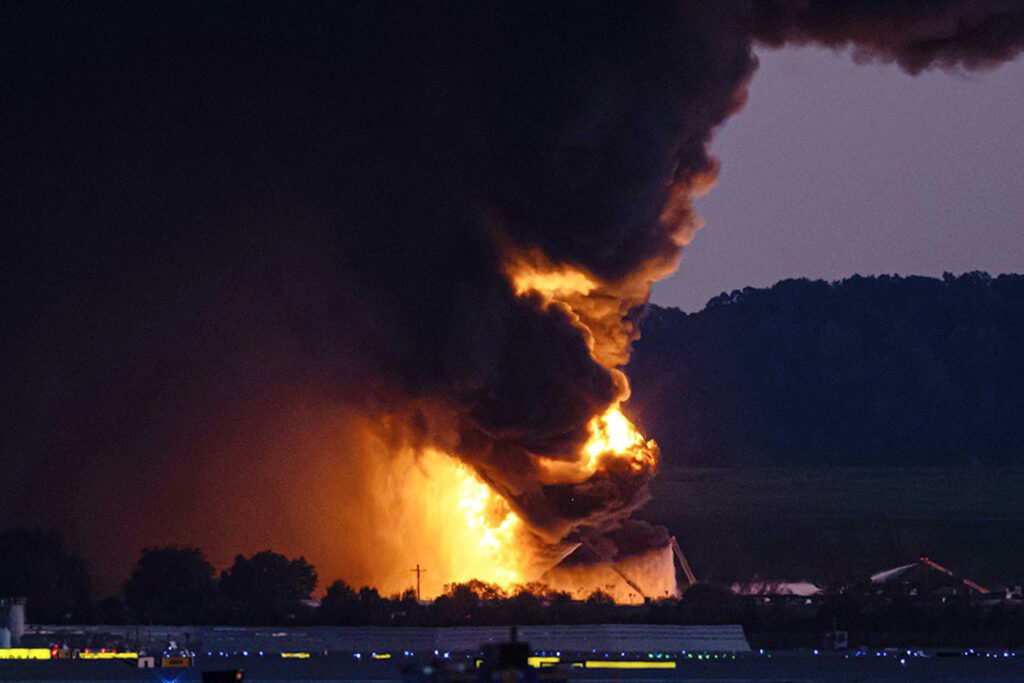Aumenta a once cifra de muertos por el accidente de un avión de UPS en Kentucky