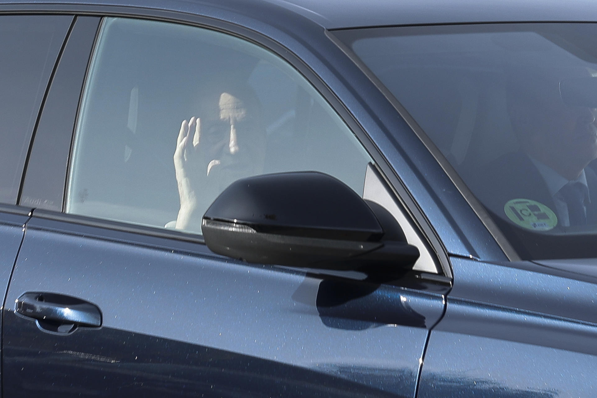 Juan Carlos I asiste a almuerzo familiar por 50 años de restauración monárquica