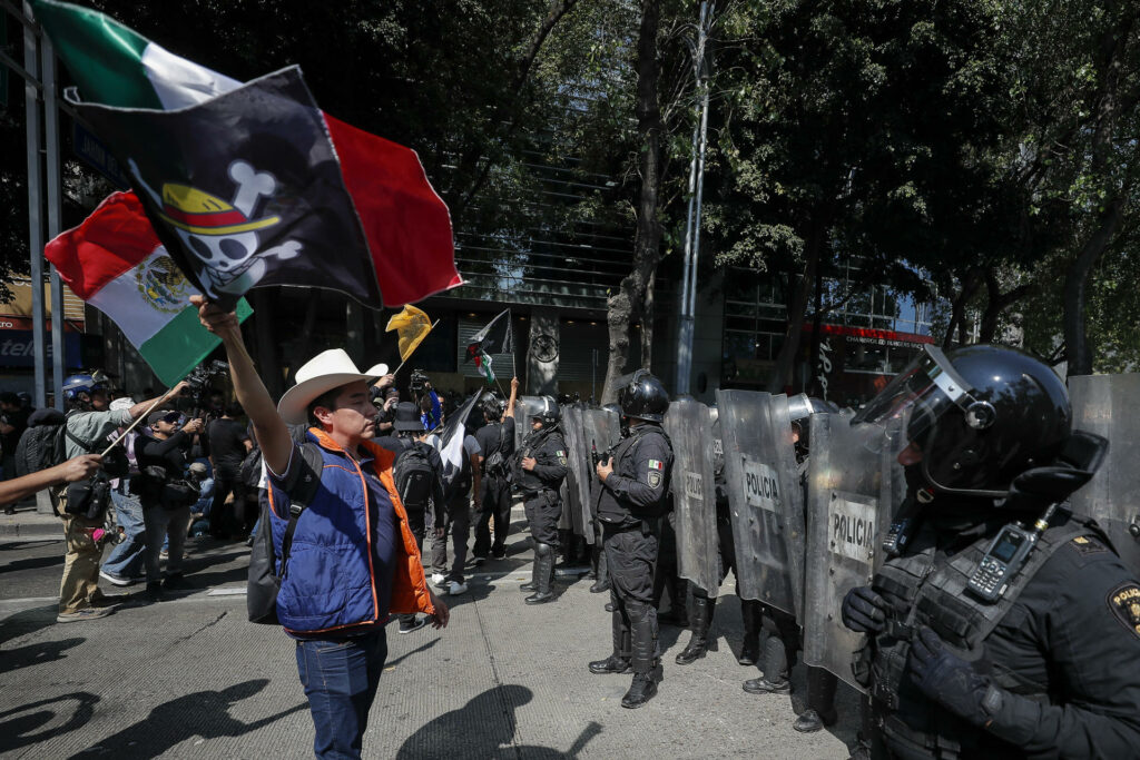 Más policías que asistentes en la segunda marcha de la Generación Z en CDMX - 492ddcd129e5a9241e48c7ebd57a98d28142c3fbw-1024x683