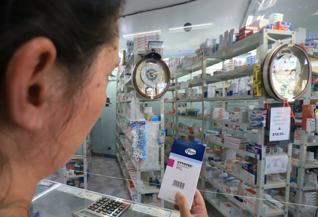 La industria farmacéutica mexicana puede triplicarse con mejor regulación, según expertos