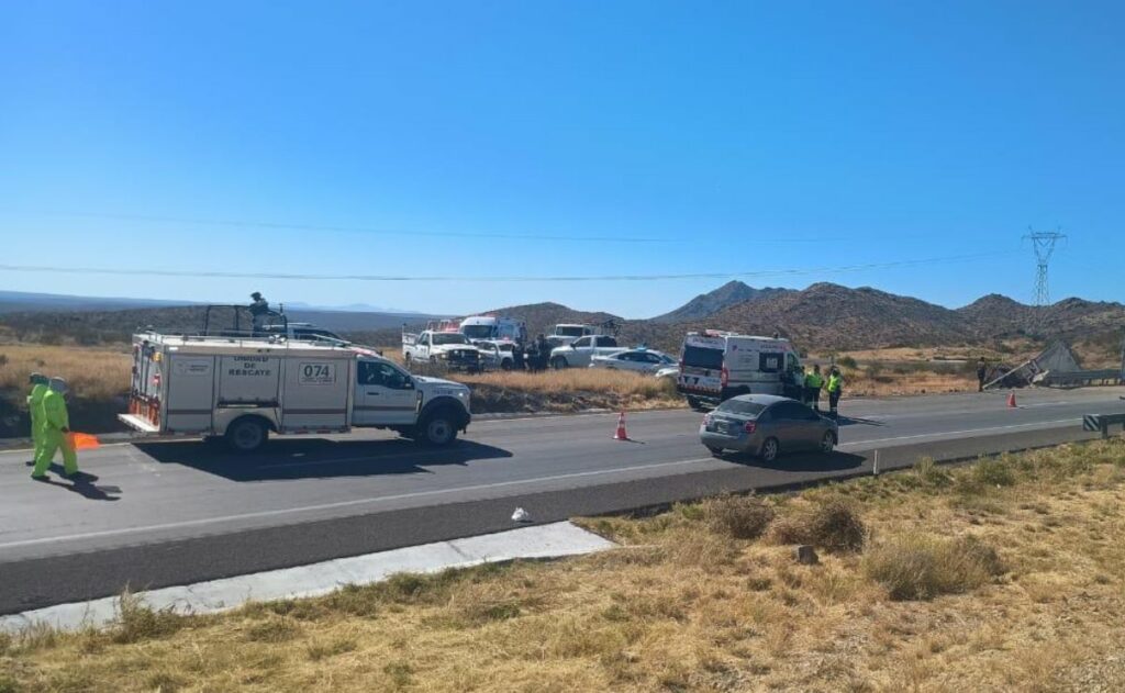 Volcadura en carretera de Chihuahua deja 6 migrantes muertos