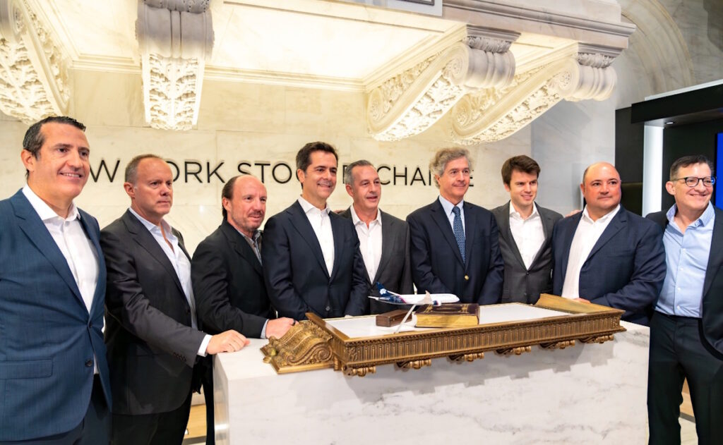 Aeroméxico toca la campana en Wall Street y formaliza su ingreso a la NYSE - aeromexico-toca-la-campana-en-wall-street-y-formaliza-su-ingreso-a-la-nyse-4-1024x631