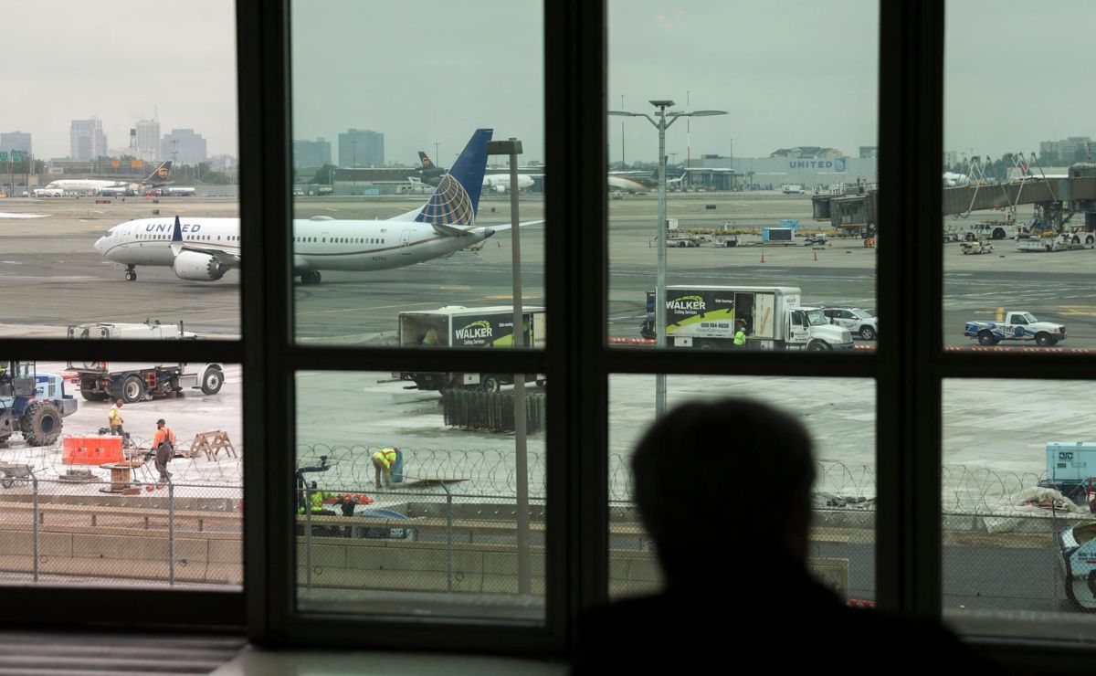 Continúan atrasos en aeropuertos de EE.UU. tras peor fin de semana del cierre federal