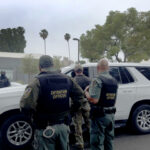 Detienen a 81 migrantes en Charlotte, entre ellos mexicanos