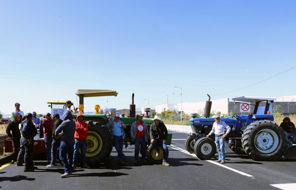 Agricultores de Guanajuato retoman bloqueos tras no llegar a acuerdo - agricultores-de-guanajuato-retoman-bloqueos-tras-no-llegar-a-acuerdo-3-1024x659