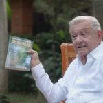AMLO reaparece para presentar su nuevo libro ‘Grandeza’