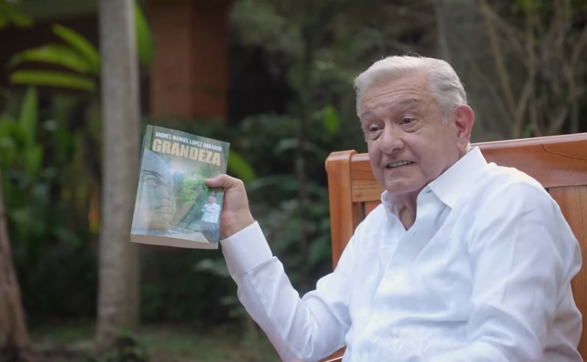 AMLO reaparece para presentar su nuevo libro ‘Grandeza’