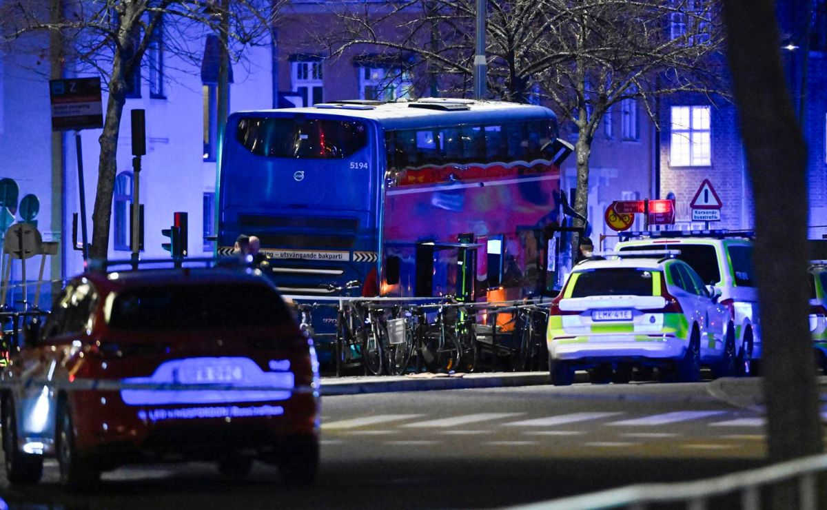 Autobús atropella a varias personas en Estocolmo; hay muertos y heridos - autobus-del-transporte-publico-que-atropello-a-varias-personas-en-estocolmo