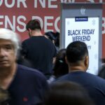 Consumidores de EE.UU. gastan 11 mil 800 mdd en compras en línea durante el Black Friday