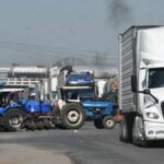 Agricultores bloquean vías en Guanajuato; buscan acuerdo sobre precio del maíz