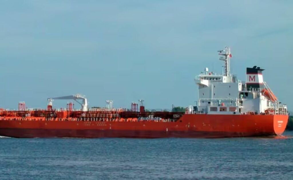 Parte buque de Veracruz hacia Cuba cargado con 10 mil toneladas de diésel