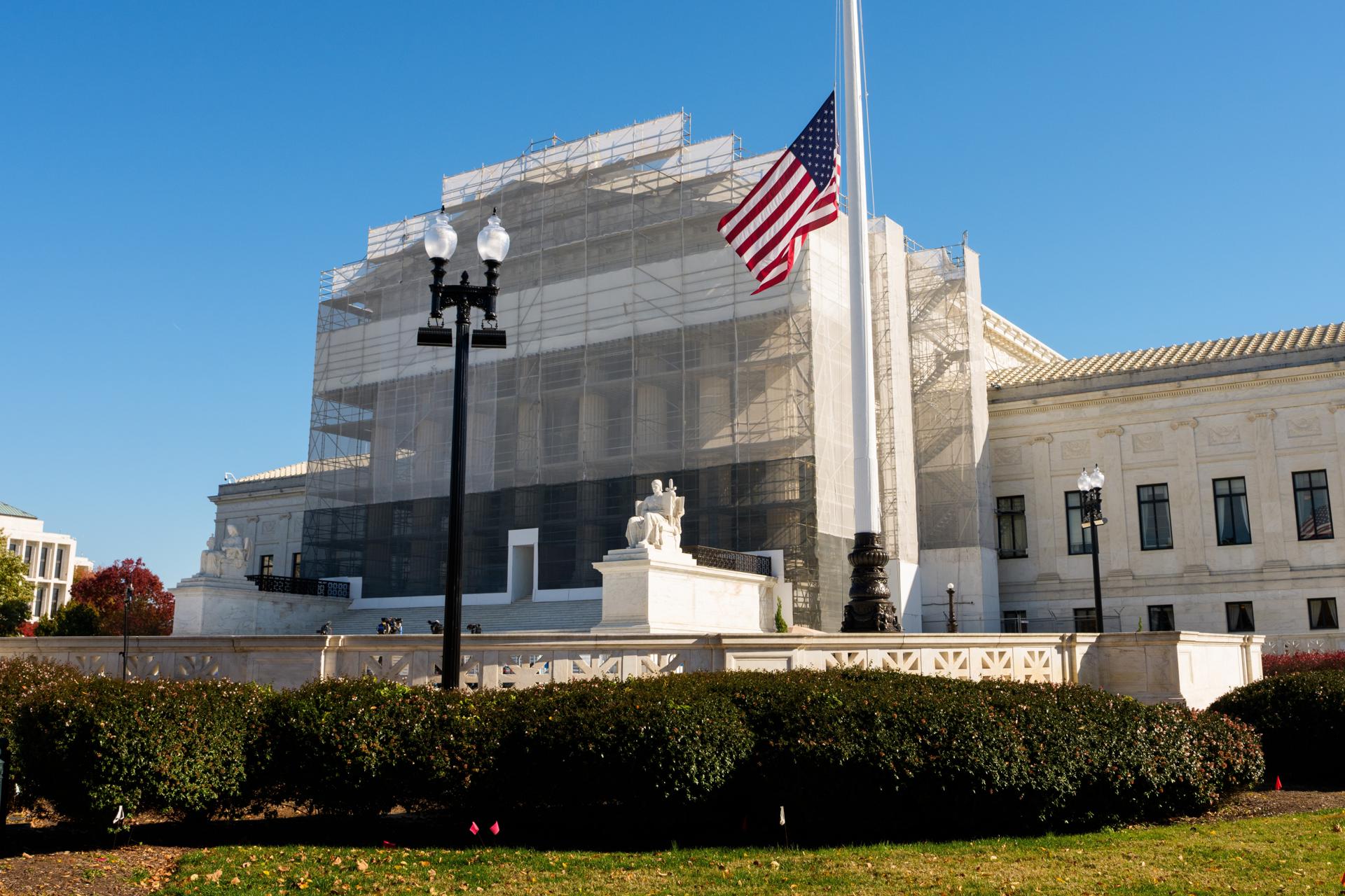 El Supremo de EE.UU. se muestra escéptico sobre el poder de Trump para imponer sus aranceles