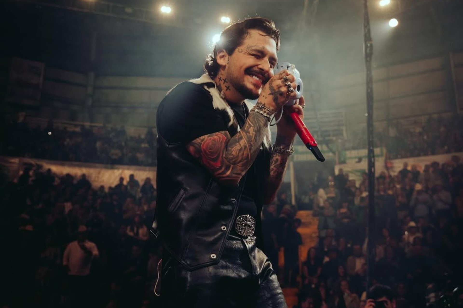 Caso Christian Nodal y Universal Music: Cantante no es vinculado a proceso por falsificación de documentos Caso Christian Nodal y Universal Music: Cantante no es vinculado a proceso por falsificación de documentos