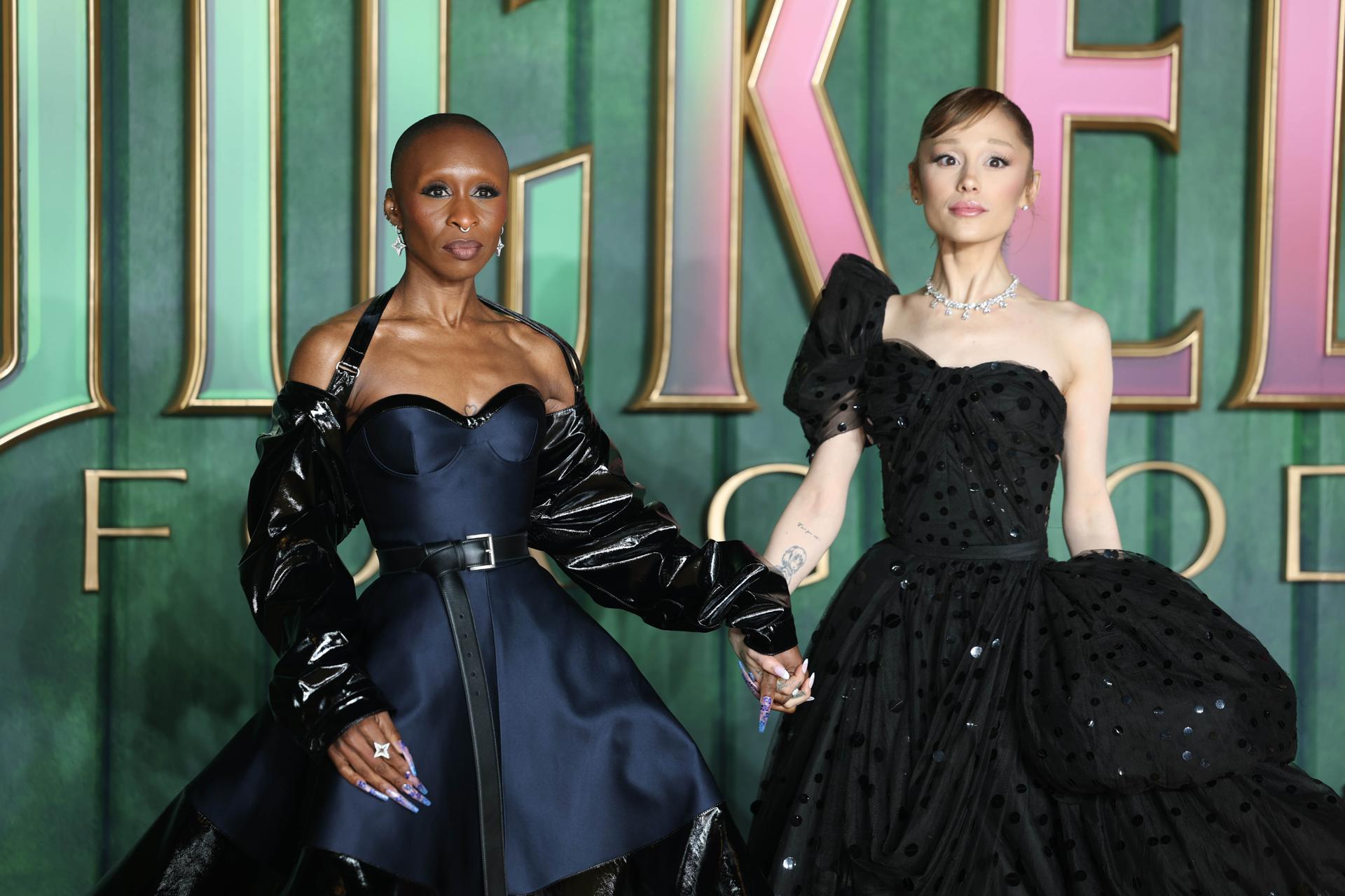 Caos en estreno de ‘Wicked’: Fan se lanza hacia Ariana Grande y Cynthia Erivo la defiende