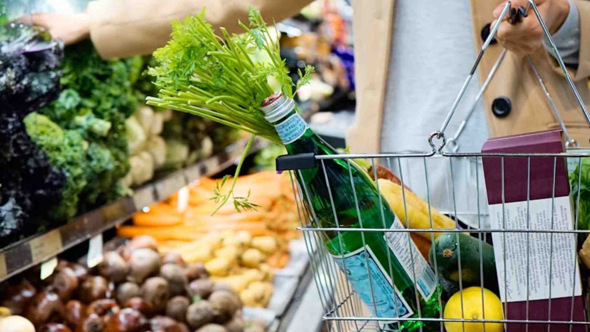 El Gobierno de México acuerda mantener precio de 24 productos de la canasta básica para mermar inflación