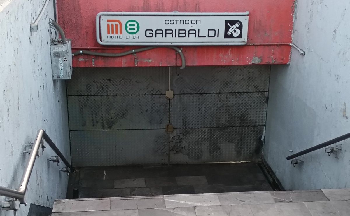 Metro CDMX: cierran estaciones por marchas y desfile