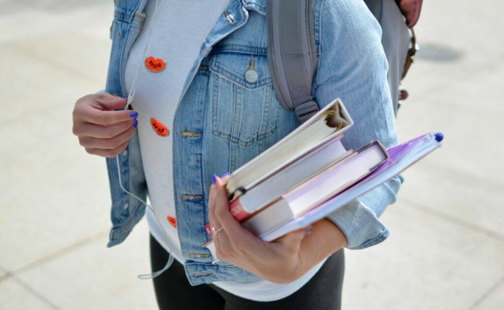 Crean la Beca Gertrudis Bocanegra, ¿a qué estudiantes beneficiará?