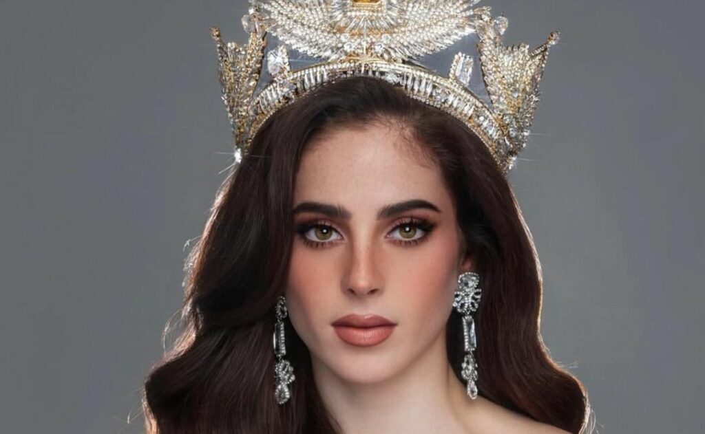 Video: Nawat Itsaragrisil insulta a Fátima Bosch rumbo a Miss Universo