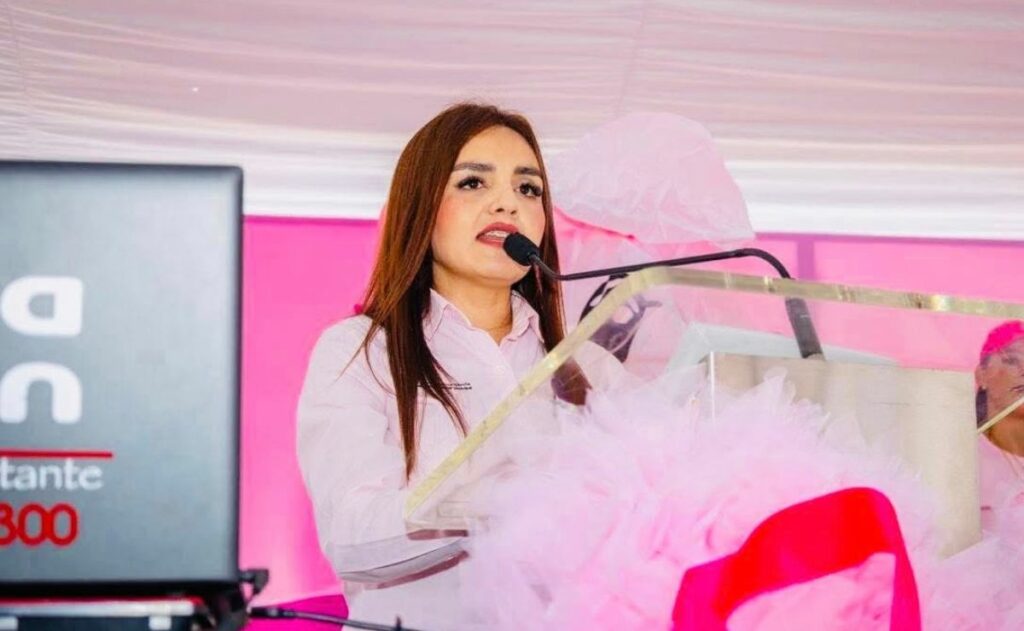 Proponen a Grecia Quiroz, viuda de Carlos Manzo, como alcaldesa de Uruapan