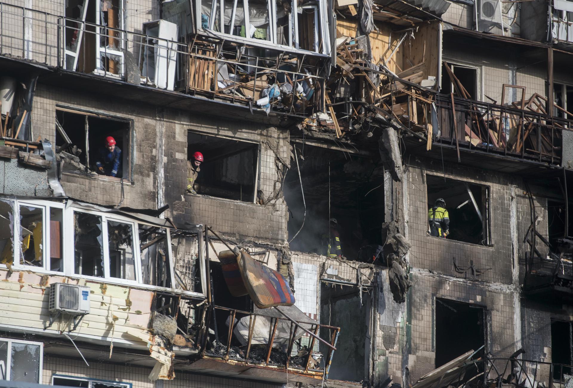 EE.UU. negocia con Rusia en secreto un plan para poner fin a la guerra en Ucrania, asegura medio