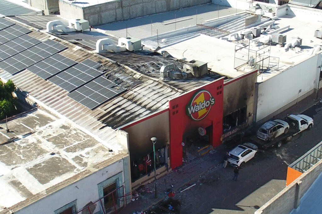 Incendio en Waldo’s de Hermosillo: Cadena promete apoyo a familias y cierran 68 sucursales