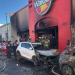 Incendio en tienda Waldo’s en Hermosillo, Sonora; se reportan 22 muertos