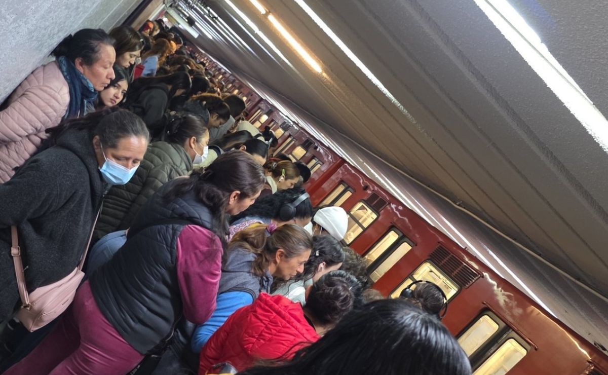Metro CDMX, con retrasos en dos líneas por “alta afluencia”
