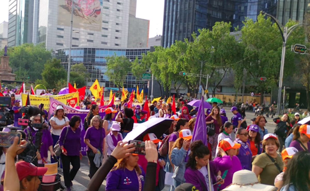 Marchan por el 25N en la CDMX contra la violencia contra las mujeres