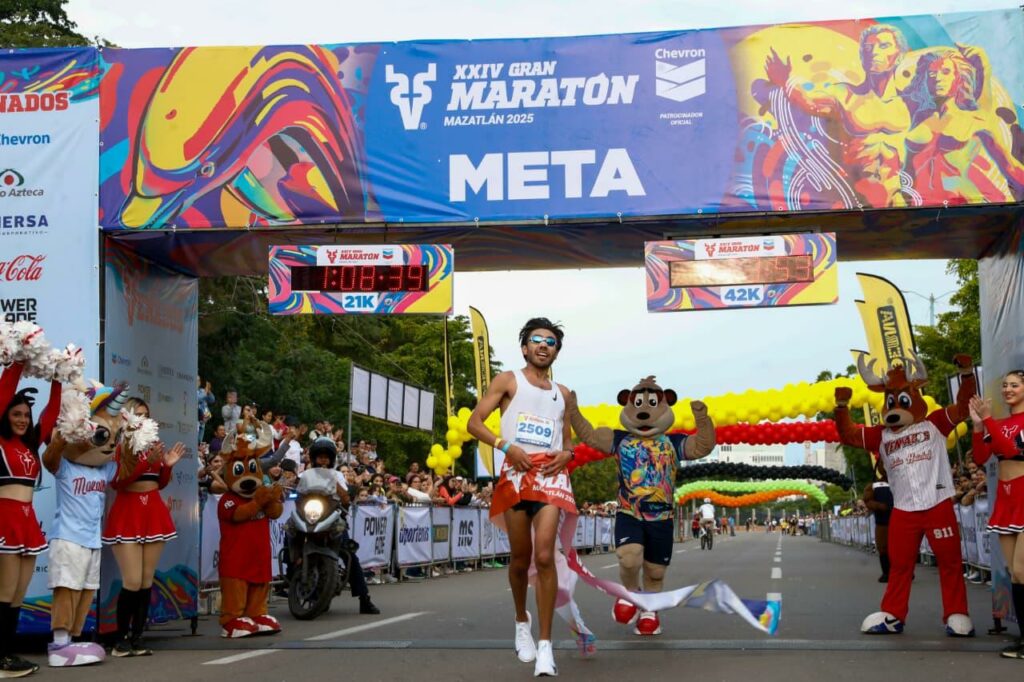 Mazatlán reúne a más de 6 mil corredores en el XXIV Maratón Internacional - mazatlan-reune-a-mas-de-6-mil-corredores-en-el-xxiv-maraton-internacional-5-1024x682