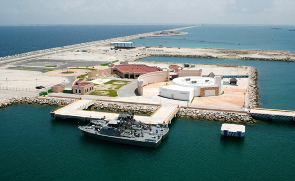 Marina cierra puertos en cuatro estados