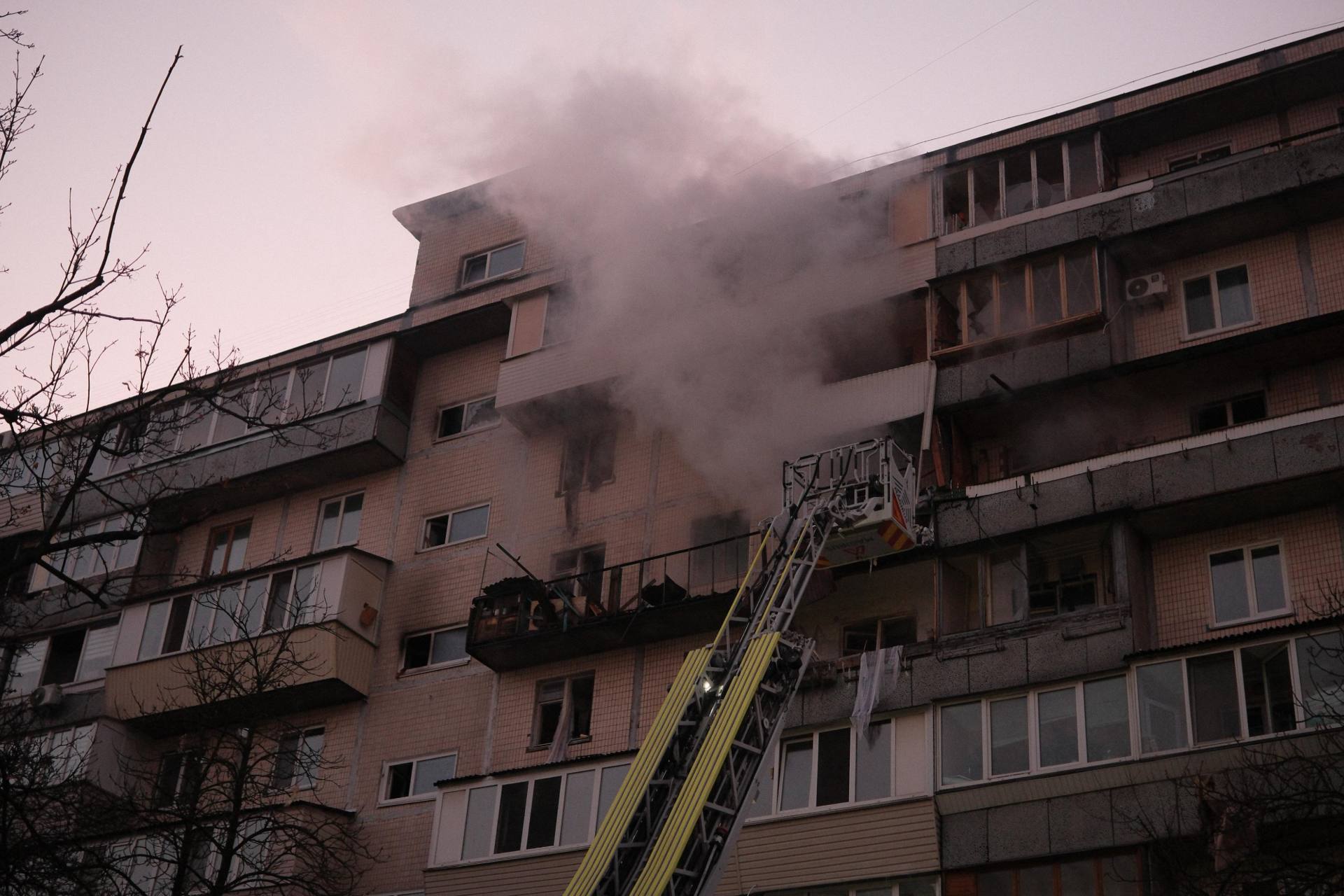 Rusia vuelve a bombardear Ucrania en un ataque masivo que deja cinco muertos