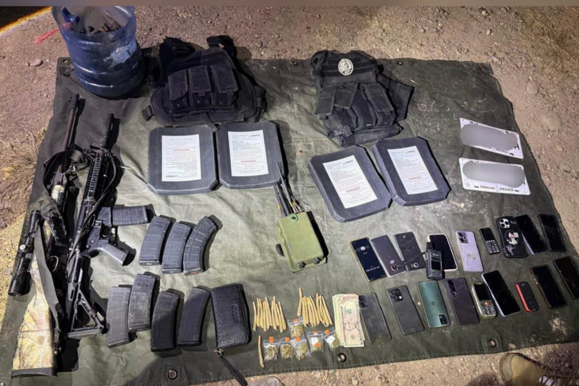 Liberan a 20 personas secuestradas en Sinaloa Liberan a 20 personas secuestradas en Sinaloa