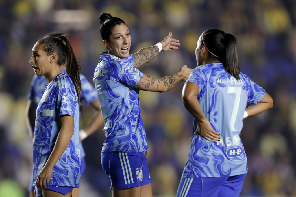 Tigres empata un partido imposible ante América en la ida de la final del Apertura 2025 femenil - tigres-empata-un-partido-imposible-ante-america-en-la-ida-de-la-final-del-apertura-2025-femenil-3-1024x683
