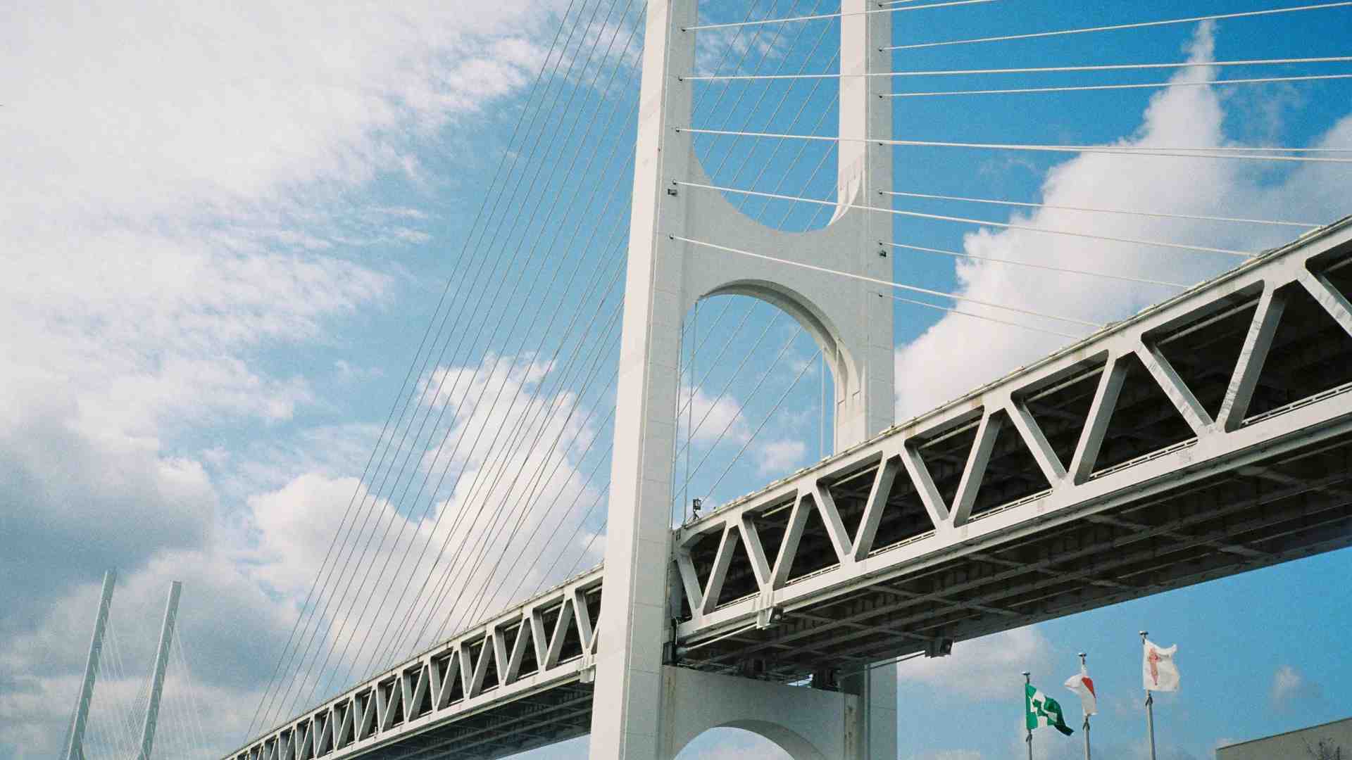 Un cable suelto, posible causa del choque de barco contra el puente de Baltimore en 2024