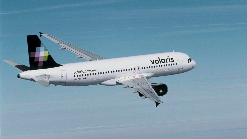 Volaris anuncia cancelaciones de vuelos por ajustes en software